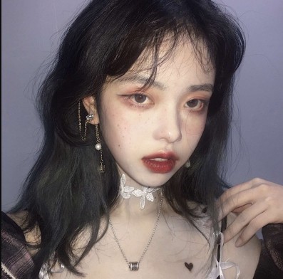 qq昵称女生简短可爱带符号
