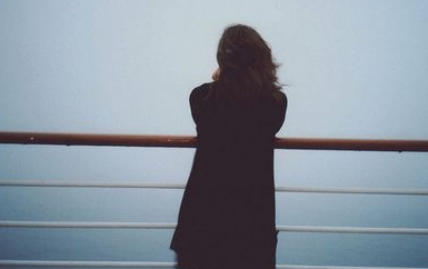 除夕夜在外的说说 世界一片茫茫白雪，心