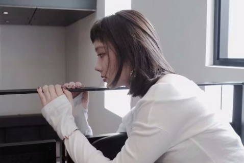 阳春三月雨水太多的说说、**雨水滴落，清新的