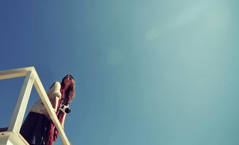 温馨的三八妇女节送给妈妈祝福语--二十岁的女人是百合，