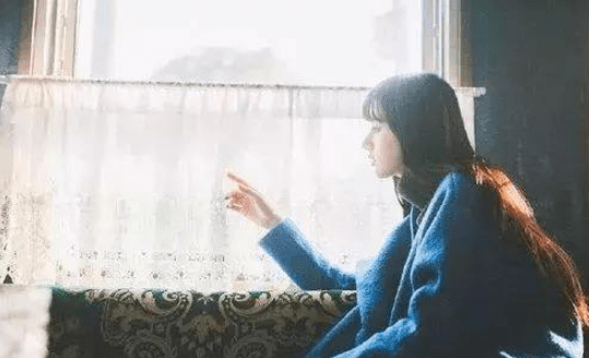 雨水溅到脚上冰凉的说说