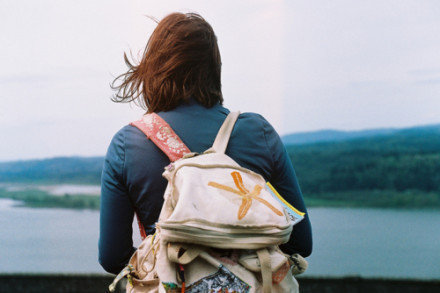 除夕情侣发说说为啥女生不发 新年来临百花香，一条