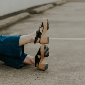 昵称男生简短好听合集_Stay（挽留）