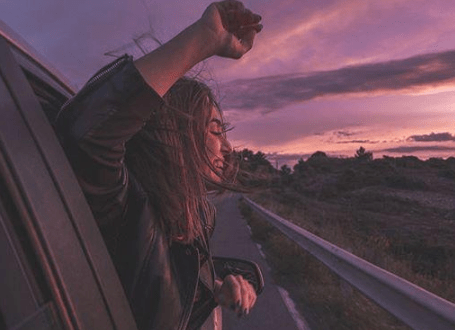 伤感网名女生心碎2020--把心熬成铁