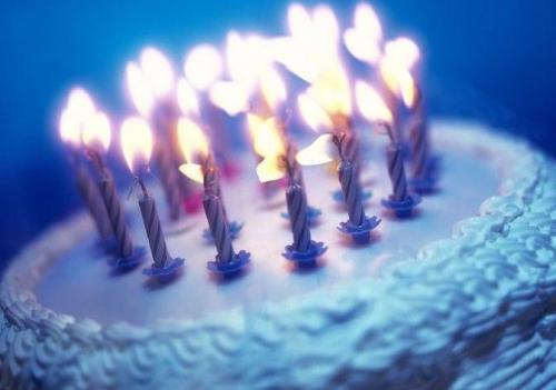 女汉子女生节祝福语 抱你迫不及待，拉你神