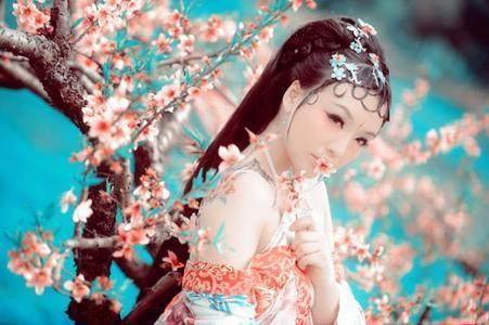 精选2021超拽个性签名女生霸气_男人，在我最需要你的 男人