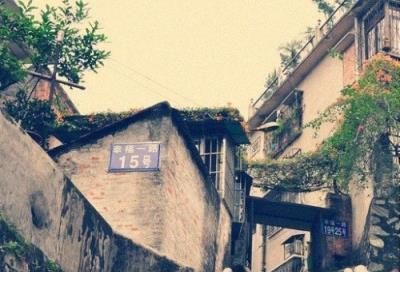 简单好听的文艺个性签名00后女生--把爱葬在沙里，默默的 把爱葬在沙里