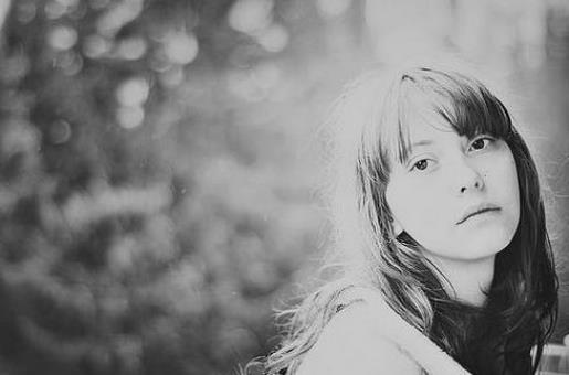 2021女孩故作坚强的微信个性签名看了心酸