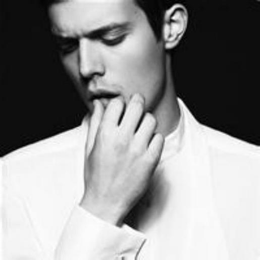 2021最新女生的个性签名大全、恋爱是短暂的，而婚姻--恋爱是短暂的